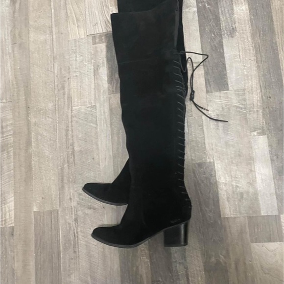 Black suede thigh high boots. Zipper at the side and fashion laces at the back. - Picture 4 of 8